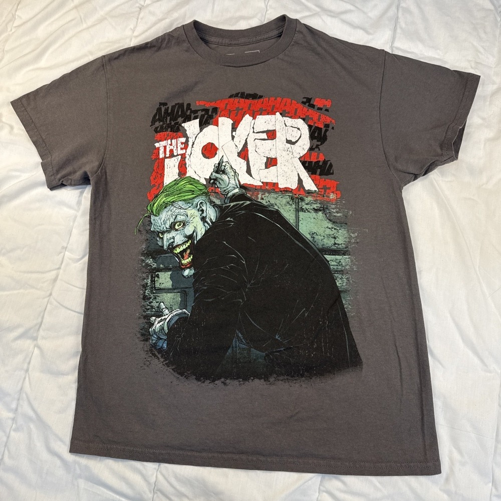 Men's CVLA Batman The Joker Graphic T-Shirt Size Medium Gray